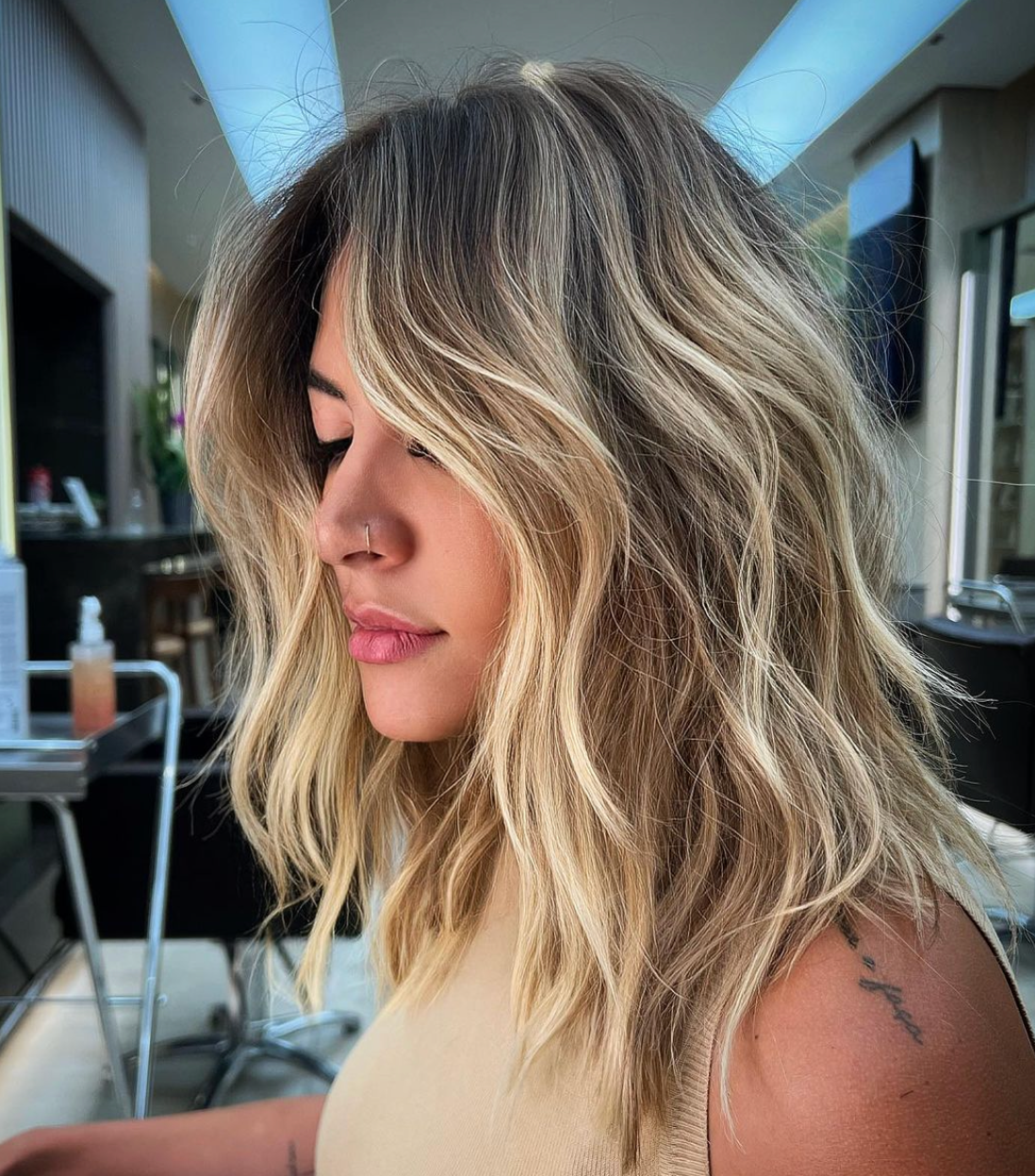 Blonde Bliss: Enhance Your Hair Color with Divine Plume Serum