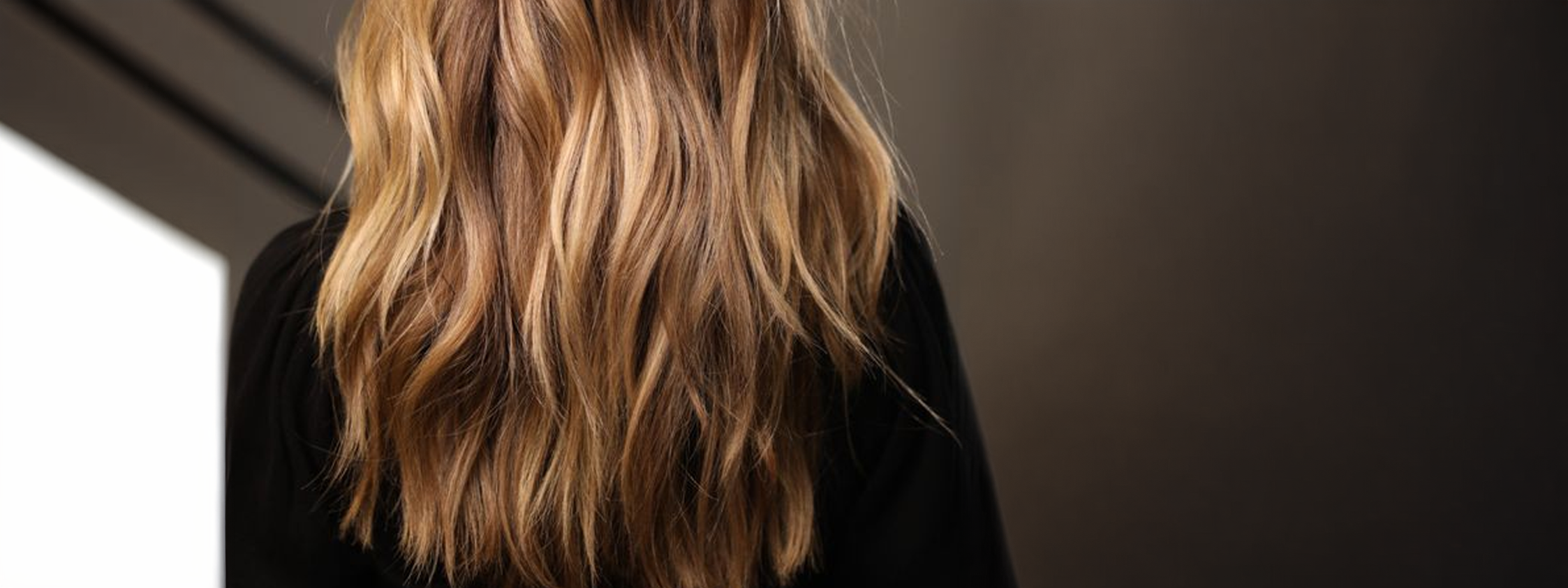 How to perform the trendiest shatush hair dyeing? Step-by-step instructions