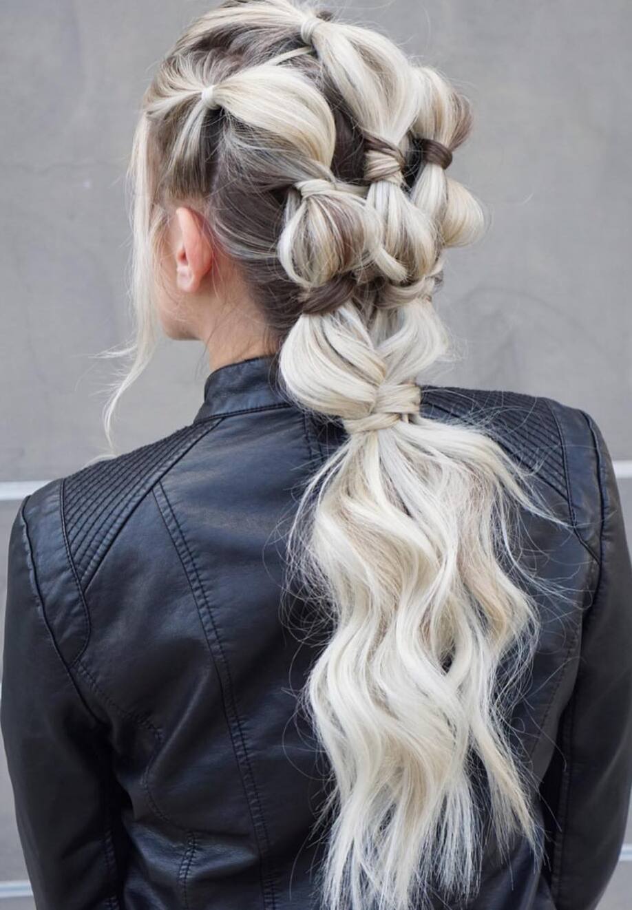 Does your hair turn yellow quickly? We know the solution!