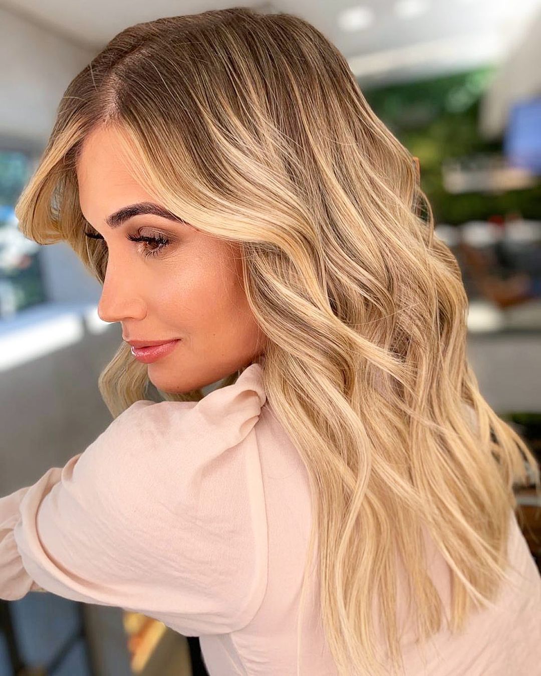 What to do if you burned your hair when lightening?