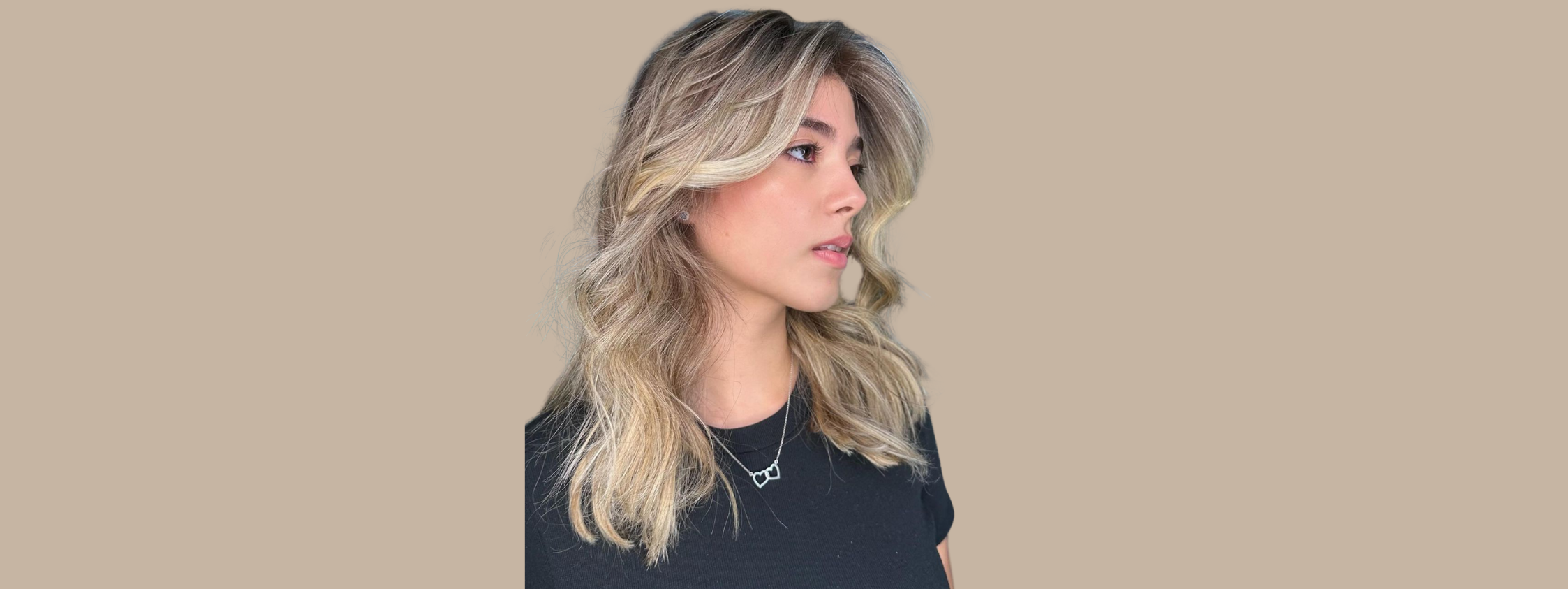 Glossy Strands: Enhancing Shine for Straight Hair with Braé's Essential Duo